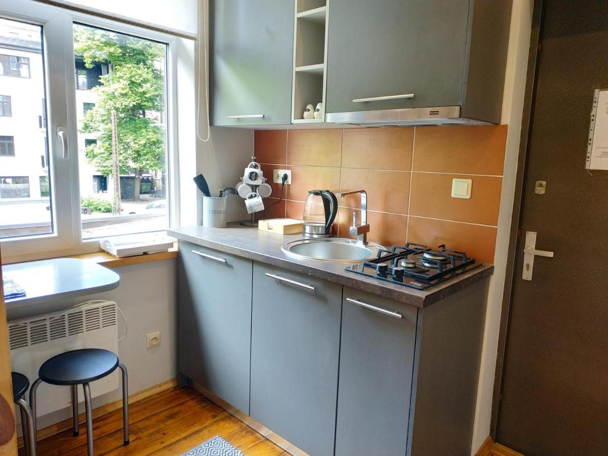 Ferienwohnung Tiny Non-Smoking Caka & Free Parking Riga Exterior foto