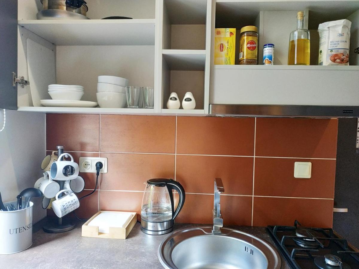 Ferienwohnung Tiny Non-Smoking Caka & Free Parking Riga Exterior foto